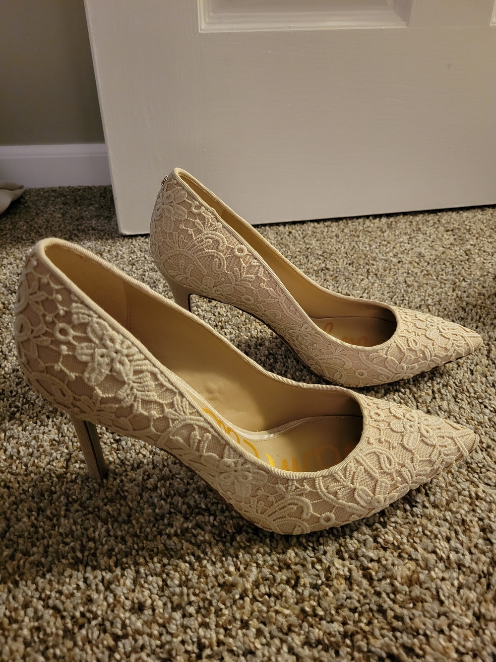 Sam Edelman Beige Lace Pointed-Toe Pumps Sold Out In Stores. Worn For 1 Hour